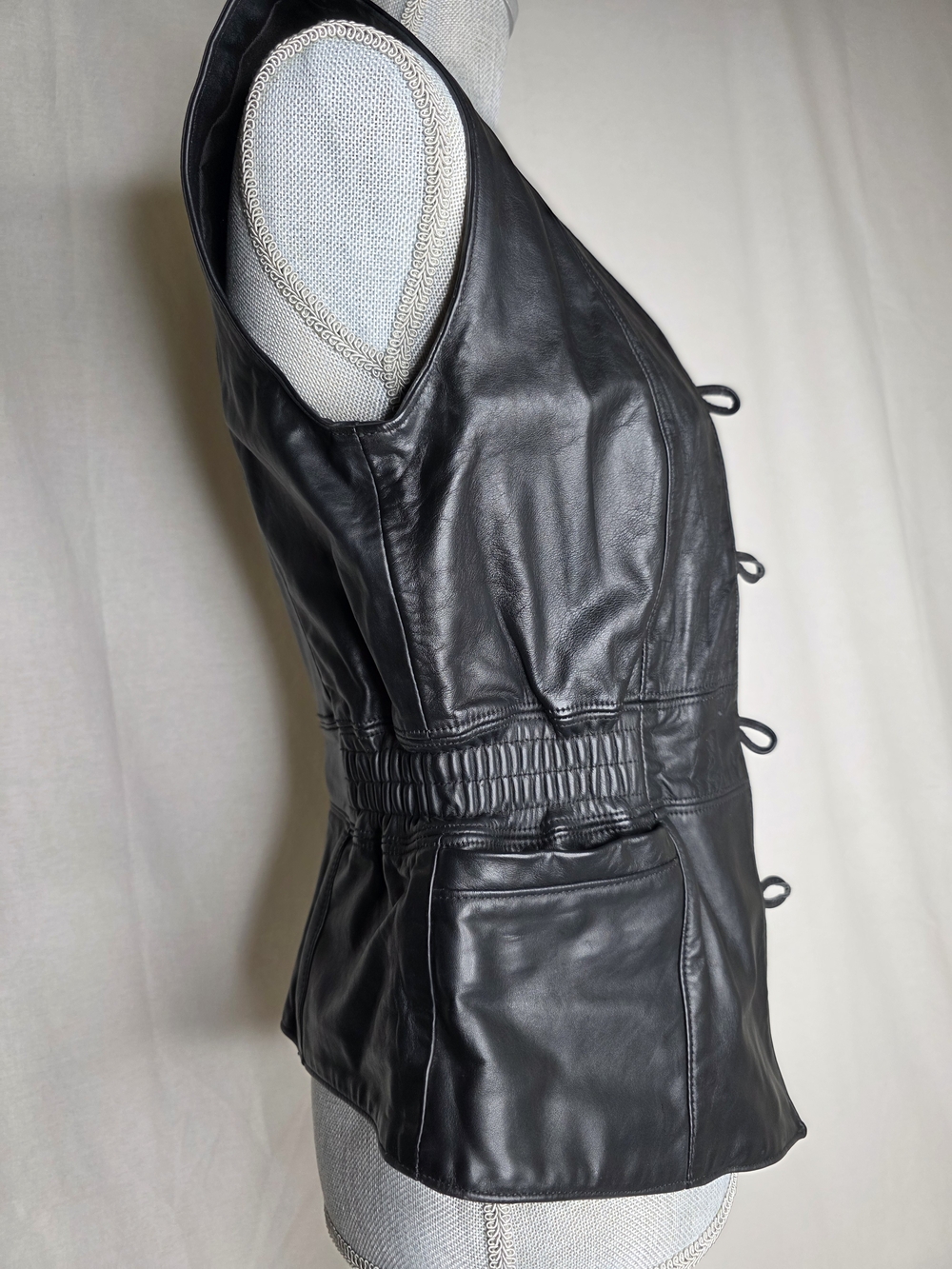 Vintage Harley-Davidson Black Leather Button-Front Vest - Picture 4 of 16